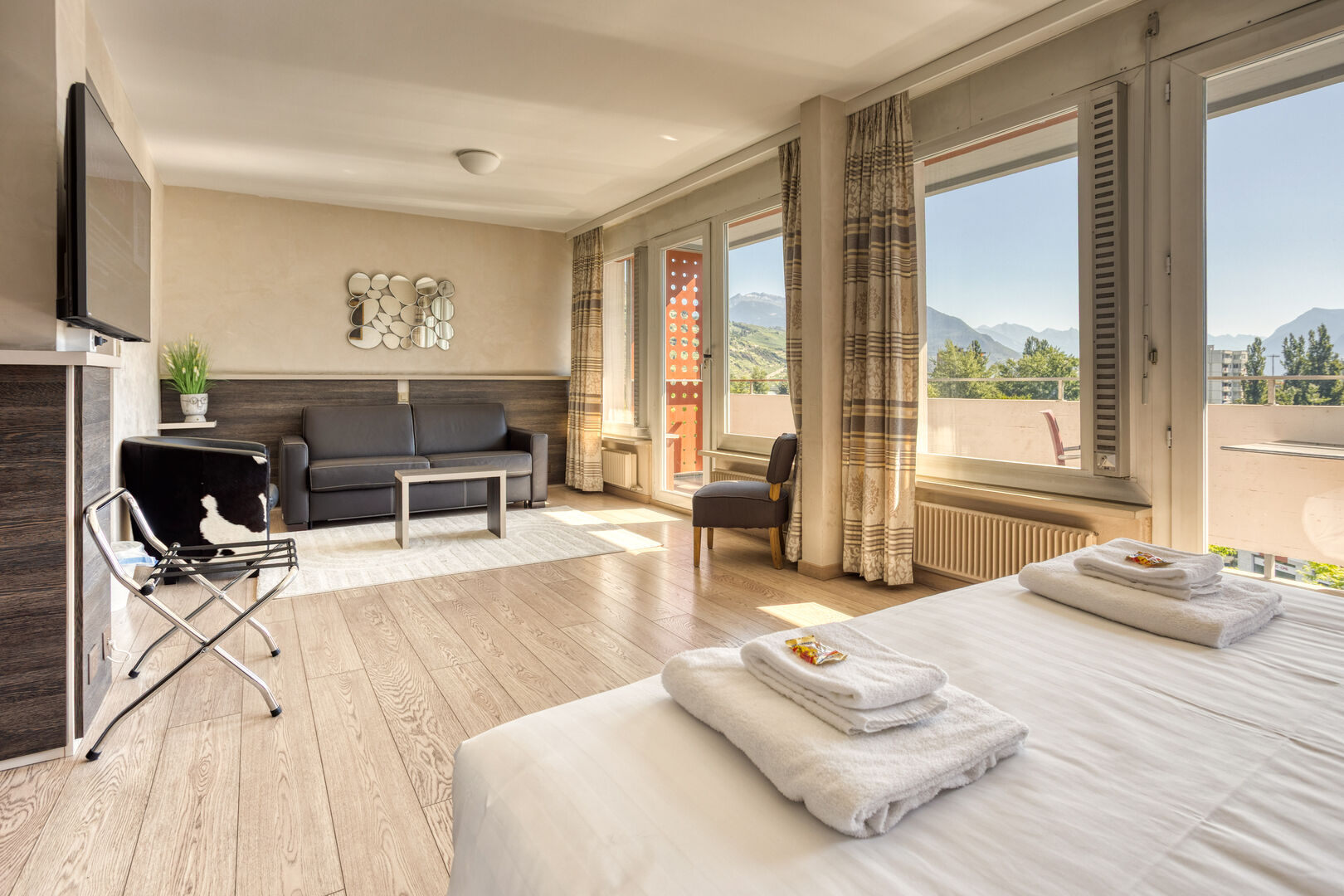Suite - Image 1